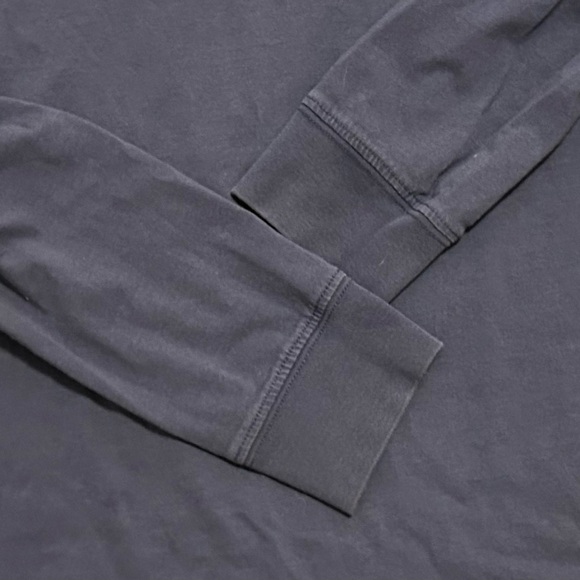 Vineyard Vines Navy Blue Whale Long Sleeve Shirt- Size S - Picture 6 of 7